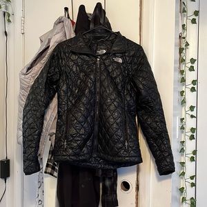 Black north face jacket, size small